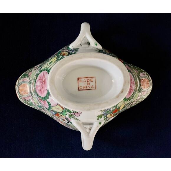 Famille Rose Medallion Gravy Boat with Ladle and Underplate - Picture 12 of 12